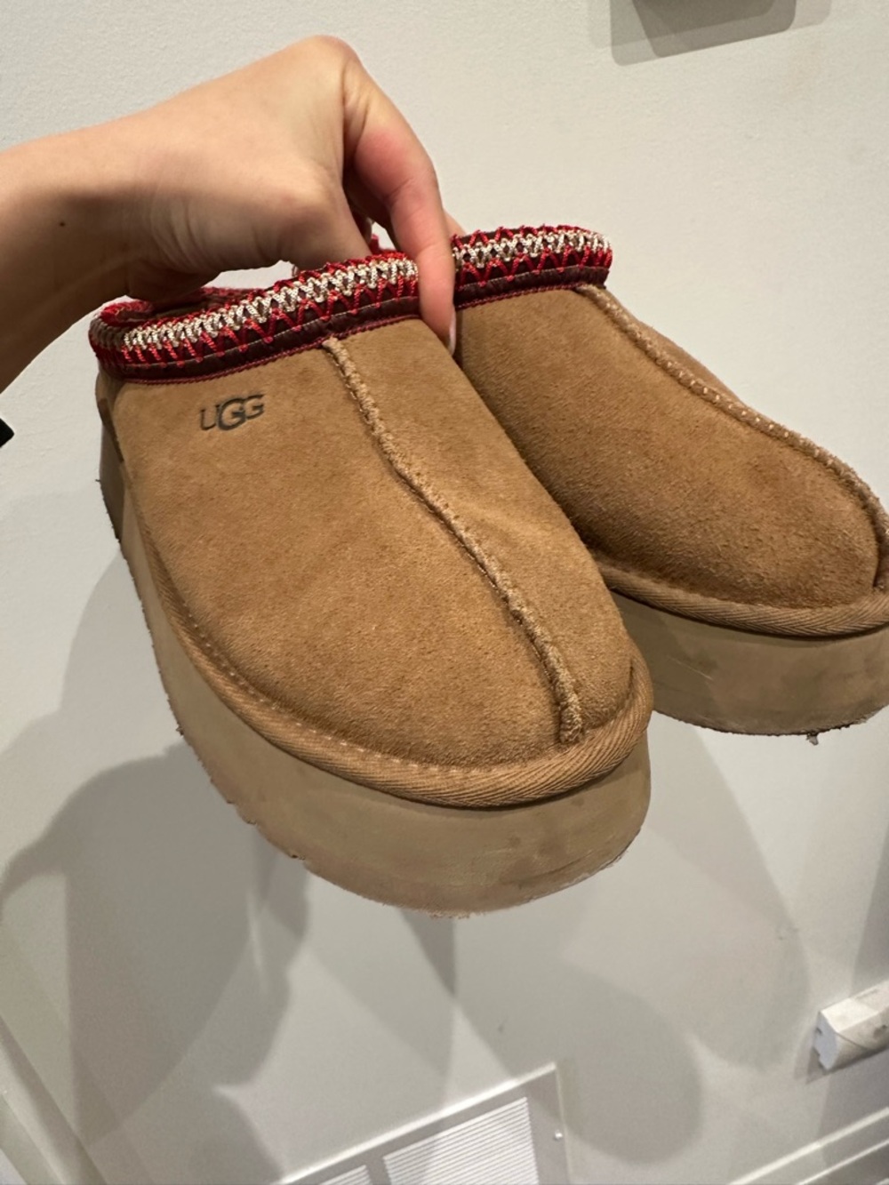 UGG Chestnut Tazz